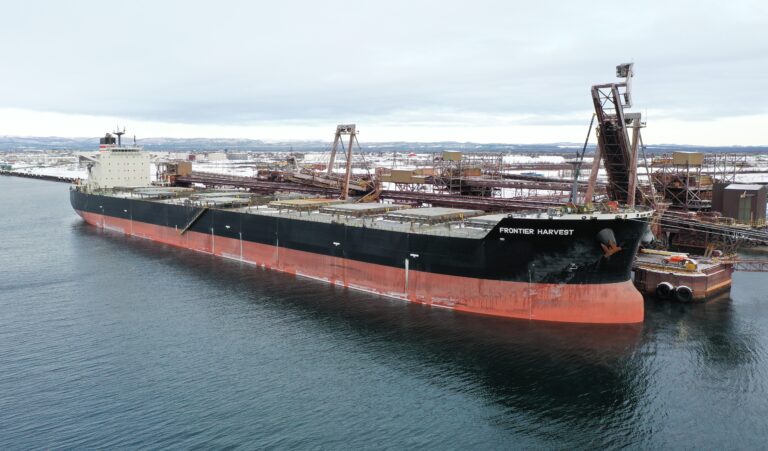 M/V Frontier Harvest 1er navire 2022