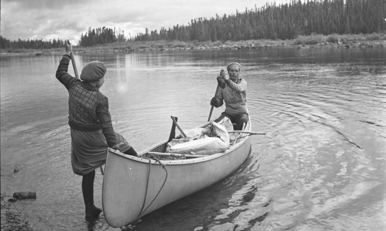 Voyage aux chûtes Churchill - Philomène et son père Mathieu André en canot